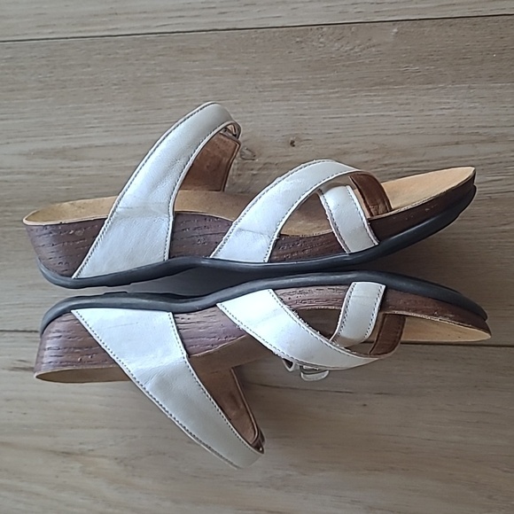 SAS Shelly Toe Loop White Leather Buckle Sandals Size 7.5 - Picture 4 of 6